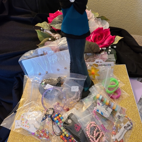 Girl Child Jewelry Chest Display Mannequin Lot - Picture 14 of 14